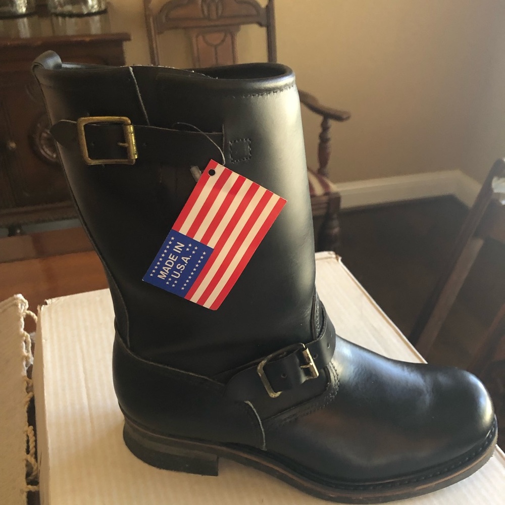 Motorcycle riding boots